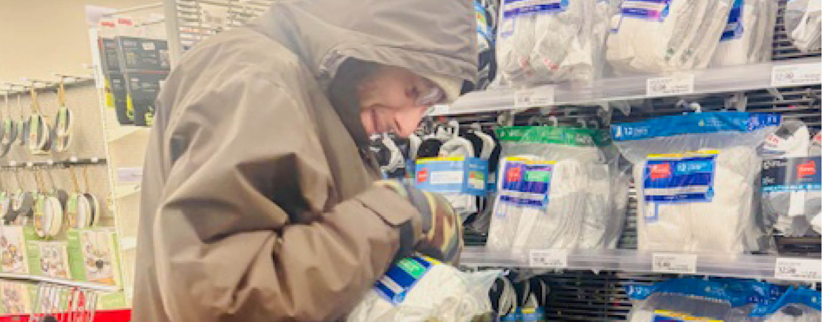 Residents Turn Gift into Warmth for New Immigrants