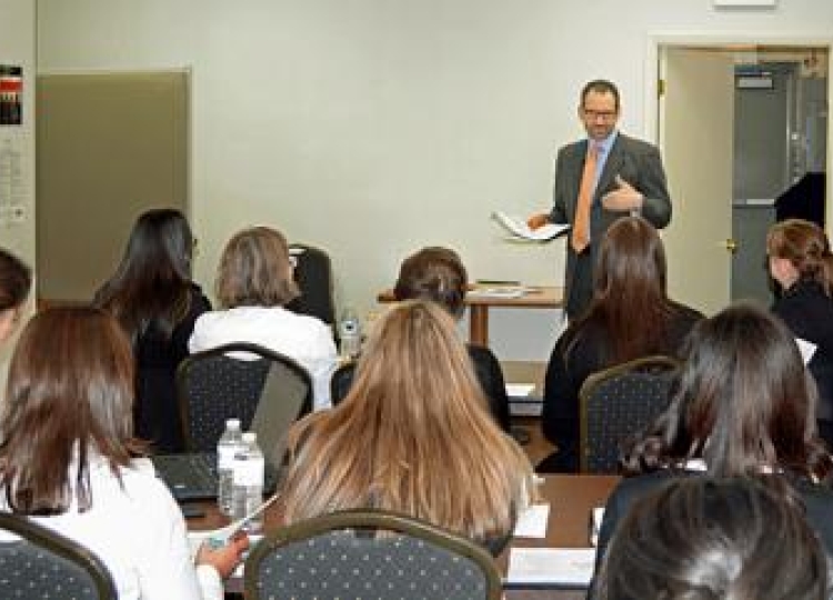 Employees of New Kosher Mariano’s Learn about Orthodox Judaism