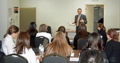 Employees of New Kosher Mariano’s Learn about Orthodox Judaism